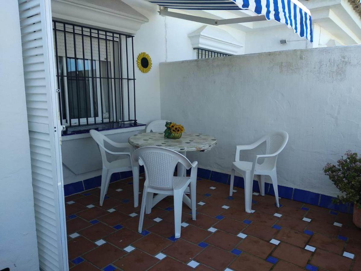 Apartamento vacacional máximo 4 personas Novo Sancti Petri Esterno foto