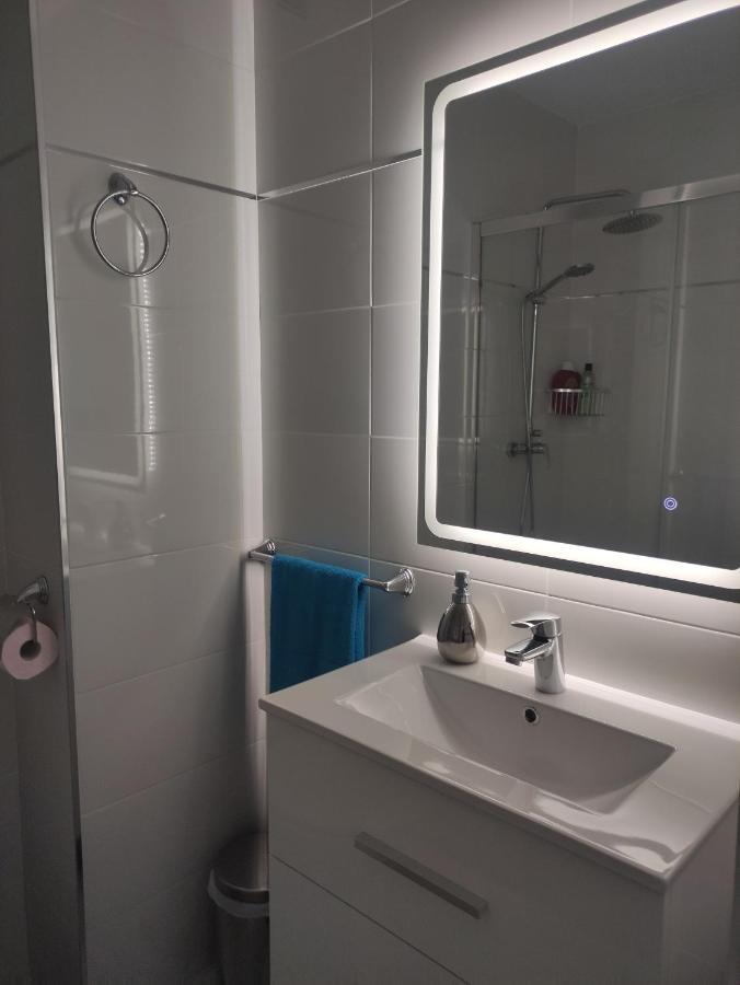 Apartamento vacacional máximo 4 personas Novo Sancti Petri Esterno foto